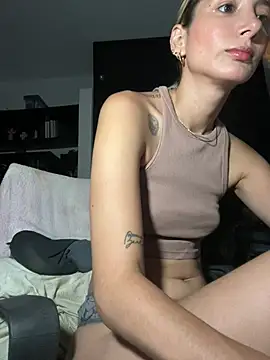 Snapshot of DanikRosse chatting on January 15, 7:05 am DanikRosse online show from January 15, 7:05 am