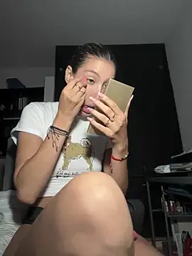 Snapshot of DanikRosse chatting on February 27, 3:58 am DanikRosse online show from February 27, 3:58 am