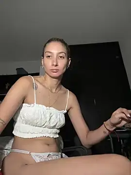 Snapshot of DanikRosse chatting on March 10, 3:45 am DanikRosse online show from March 10, 3:45 am