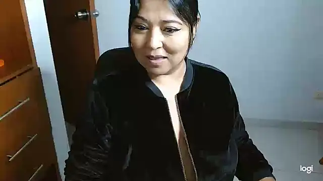 Snapshot of mariemiller19 chatting on December 10, 7:16 am mariemiller19 online show from December 10, 7:16 am