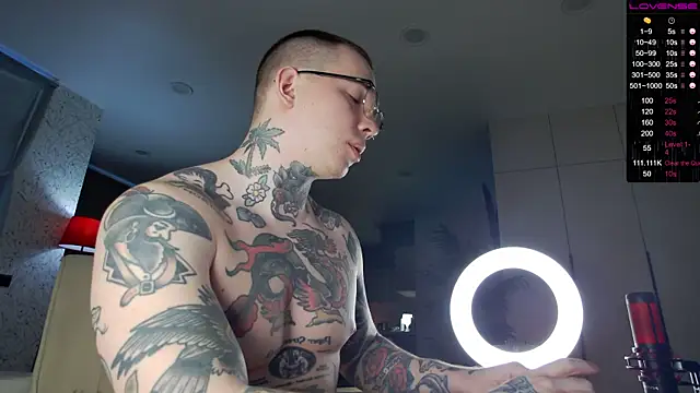 Snapshot of Tommy_cat chatting on December 20, 5:14 am Tommy cat online show from December 20, 5:14 am