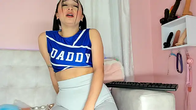 tinysara online show from January 31, 8:22 pm