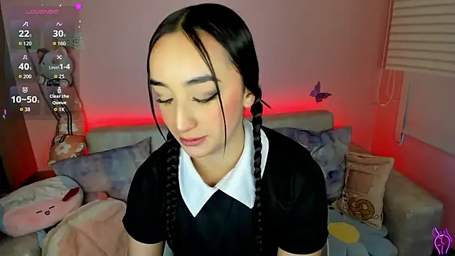 tinysara online show from March 13, 4:35 pm