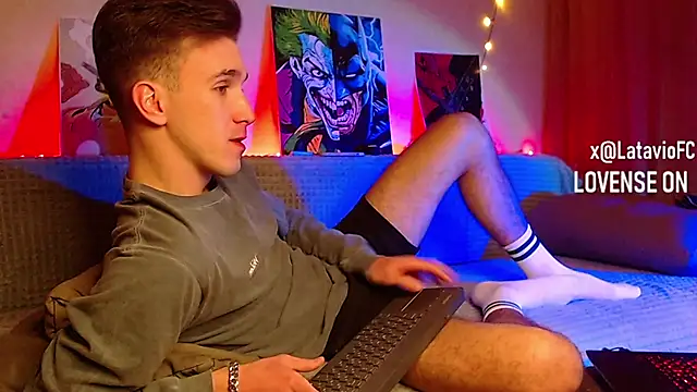 Snapshot of Midnighter_ chatting on March 6, 10:15 pm Midnighter online show from March 6, 10:15 pm