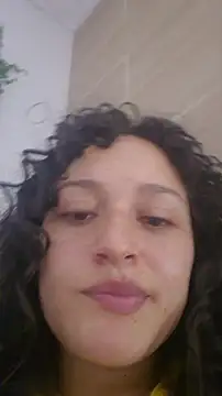 Snapshot of megan_doll2 chatting on July 5, 10:17 pm megan doll2 online show from July 5, 10:17 pm