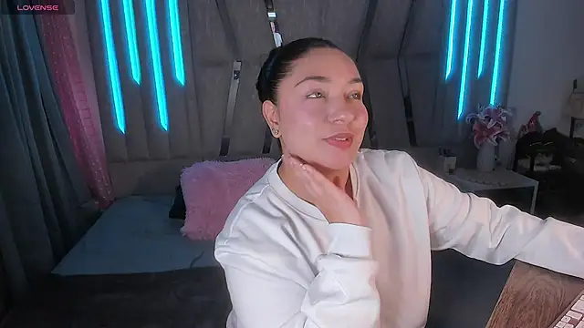 Snapshot of scarlet_miller1 chatting on April 29, 8:37 pm scarlet miller1 online show from April 29, 8:37 pm