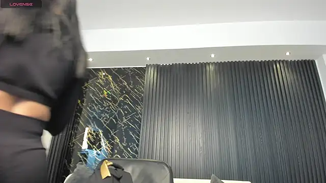 charlottewhitte online show from January 29, 11:09 am