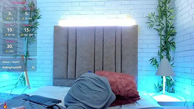 charlottewhitte online show from February 21, 2:27 pm