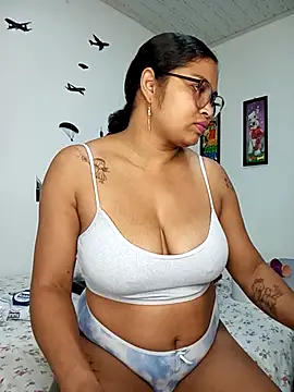 Snapshot of chalohott chatting on March 13, 9:10 am chalohott online show from March 13, 9:10 am