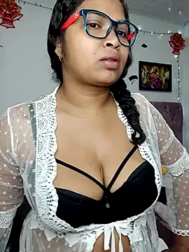 Snapshot of chalohott chatting on December 17, 12:27 am chalohott online show from December 17, 12:27 am