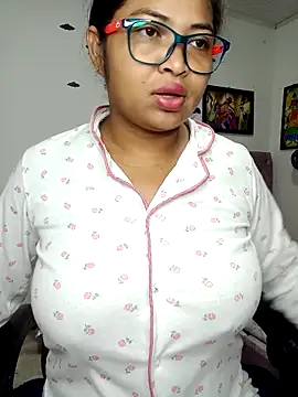 Snapshot of chalohott chatting on February 10, 10:30 am chalohott online show from February 10, 10:30 am