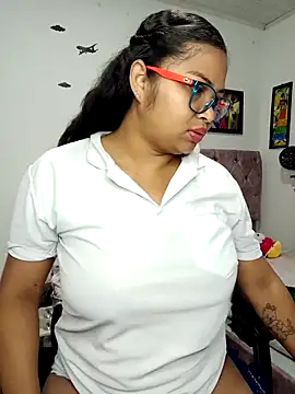 Snapshot of chalohott chatting on March 5, 11:06 am chalohott online show from March 5, 11:06 am