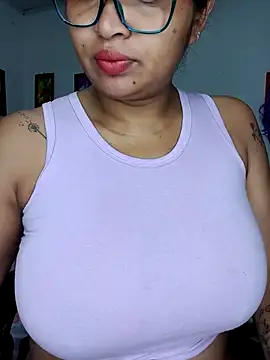 Snapshot of chalohott chatting on July 2, 10:54 am chalohott online show from July 2, 10:54 am