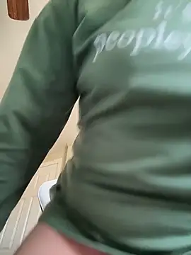 QueenNuttCollector online show from March 17, 3:48 pm