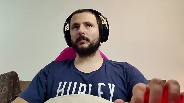 Snapshot of iurytx chatting on November 4, 11:37 pm iurytx online show from November 4, 11:37 pm