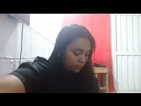 Snapshot of Chiara_petterson chatting on February 5, 6:37 pm Chiara petterson online show from February 5, 6:37 pm