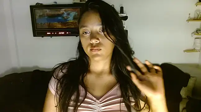 Snapshot of Chiara_petterson chatting on March 3, 3:08 am Chiara petterson online show from March 3, 3:08 am