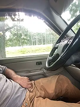 Snapshot of Themechanic420 chatting on June 3, 2:33 pm Themechanic420 online show from June 3, 2:33 pm