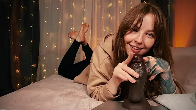 Snapshot of Pi-x-ie chatting on October 19, 2:40 pm Pi-x-ie online show from October 19, 2:40 pm