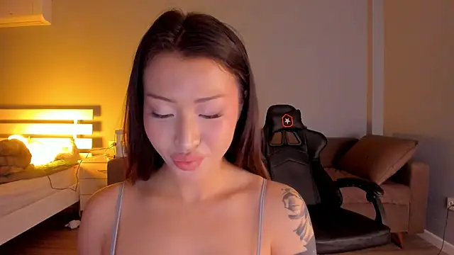 kawaii mia online show from March 20, 3:25 pm