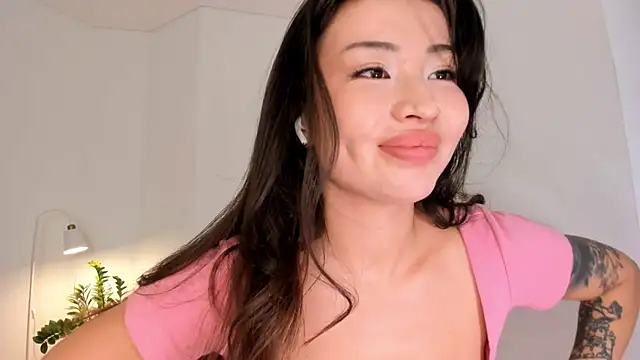 kawaii mia online show from October 10, 3:44 pm