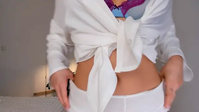 kawaii mia online show from October 12, 1:54 pm