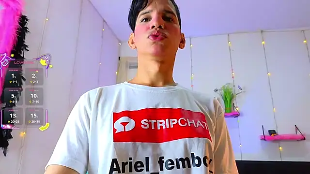 Ariel Femboy  online show from September 19, 4:47 am