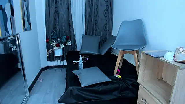 Snapshot of Angie_Will chatting on January 14, 6:45 am Angie Will online show from January 14, 6:45 am