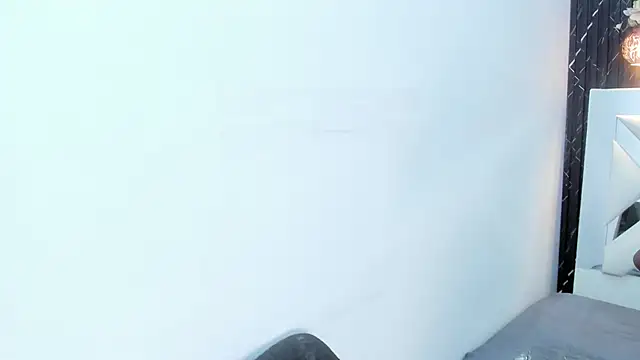 Snapshot of Angie_Will chatting on February 28, 11:34 pm Angie Will online show from February 28, 11:34 pm