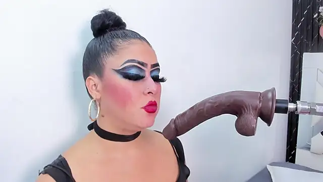 Snapshot of Angie_Will chatting on March 6, 11:42 pm Angie Will online show from March 6, 11:42 pm