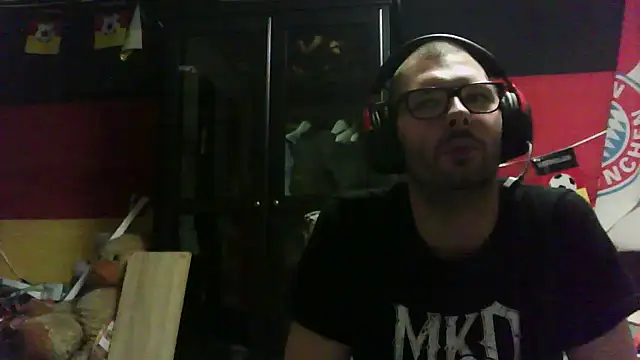 Snapshot of Die-geile-Sau chatting on October 31, 10:00 pm Die-geile-Sau online show from October 31, 10:00 pm