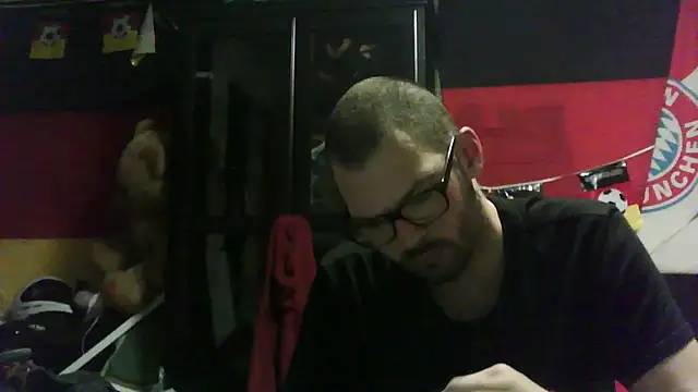 Snapshot of Die-geile-Sau chatting on November 5, 8:20 pm Die-geile-Sau online show from November 5, 8:20 pm