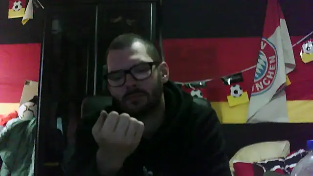 Snapshot of Die-geile-Sau chatting on November 11, 1:22 pm Die-geile-Sau online show from November 11, 1:22 pm