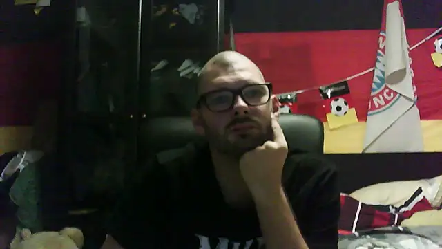 Snapshot of Die-geile-Sau chatting on November 27, 9:39 pm Die-geile-Sau online show from November 27, 9:39 pm