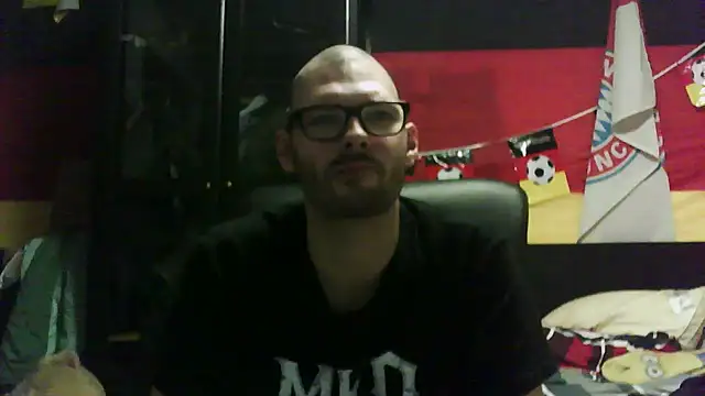 Snapshot of Die-geile-Sau chatting on November 28, 8:11 pm Die-geile-Sau online show from November 28, 8:11 pm