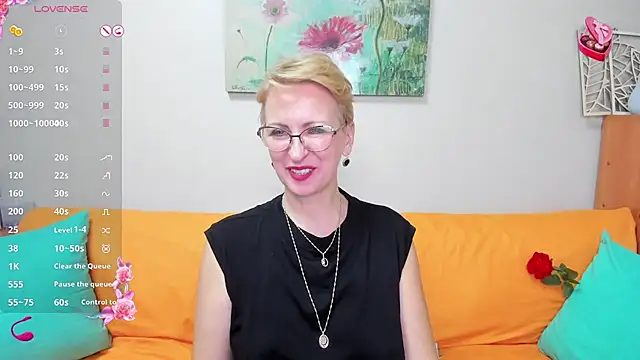 iamyourdream89 online show from March 10, 9:29 pm