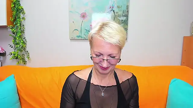 iamyourdream89 online show from September 9, 9:42 am