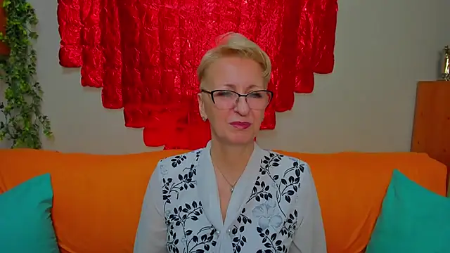 iamyourdream89 online show from March 8, 5:17 pm