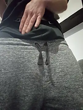 Snapshot of geiler89 chatting on December 2, 9:36 am geiler89 online show from December 2, 9:36 am