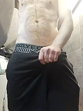 Snapshot of geiler89 chatting on February 19, 4:14 pm geiler89 online show from February 19, 4:14 pm