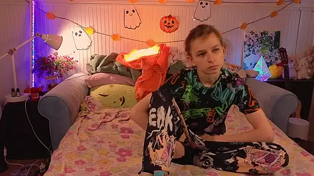 Snapshot of Frank_Fraer chatting on November 8, 8:03 am Frank Fraer online show from November 8, 8:03 am