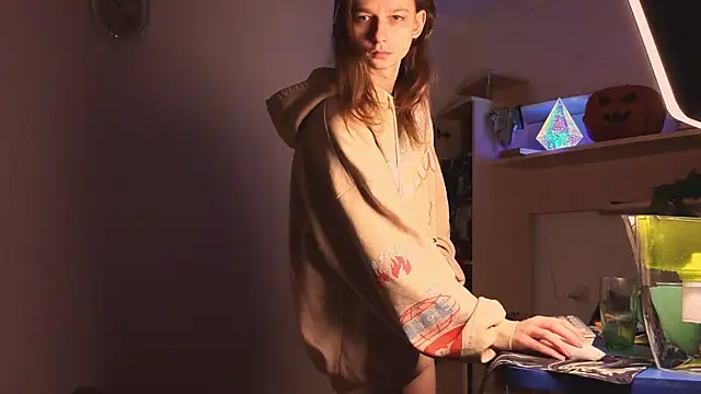 Snapshot of Frank_Fraer chatting on February 8, 4:38 am Frank Fraer online show from February 8, 4:38 am