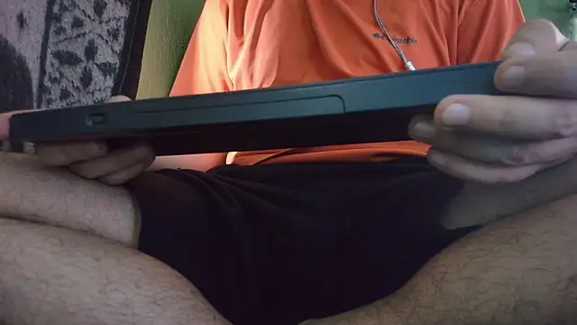 Snapshot of sweet_cock28 chatting on May 5, 3:31 pm sweet cock28 online show from May 5, 3:31 pm