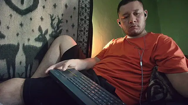 Snapshot of sweet_cock28 chatting on May 10, 2:00 pm sweet cock28 online show from May 10, 2:00 pm