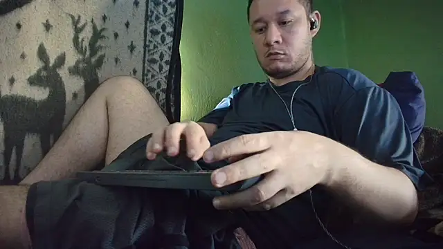 Snapshot of sweet_cock28 chatting on May 24, 2:11 pm sweet cock28 online show from May 24, 2:11 pm