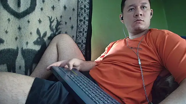 Snapshot of sweet_cock28 chatting on May 26, 3:19 pm sweet cock28 online show from May 26, 3:19 pm
