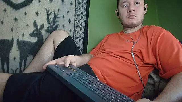 Snapshot of sweet_cock28 chatting on May 28, 3:09 pm sweet cock28 online show from May 28, 3:09 pm