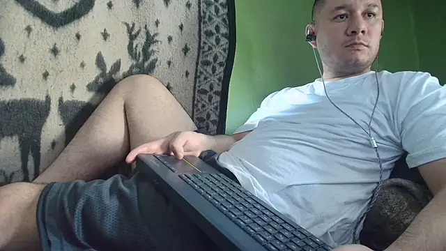 Snapshot of sweet_cock28 chatting on June 11, 3:10 pm sweet cock28 online show from June 11, 3:10 pm