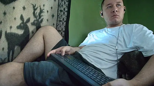 Snapshot of sweet_cock28 chatting on June 15, 3:03 pm sweet cock28 online show from June 15, 3:03 pm