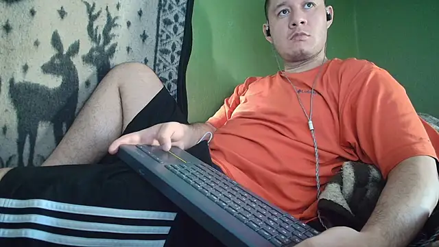 Snapshot of sweet_cock28 chatting on June 16, 3:03 pm sweet cock28 online show from June 16, 3:03 pm